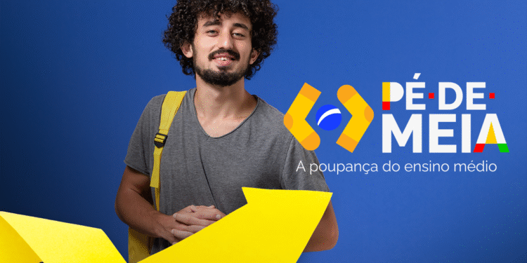 Estudante sorrindo com mochila e setas apontando para o futuro