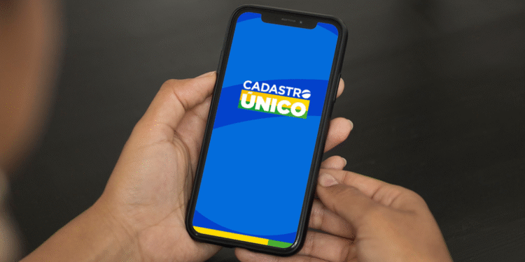 Tela de smartphone exibindo a interface do aplicativo Cadastro Único.