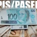 Você pode ter valores a receber do antigo PIS/Pasep: descubra agora 12 Imagem ilustrativa sobre valores a receber do PIS/Pasep, destacando cédulas de R$ 100.