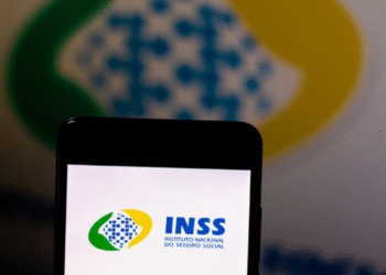 Logo do INSS com fundo ilustrativo de calendário de pagamentos de 2025.