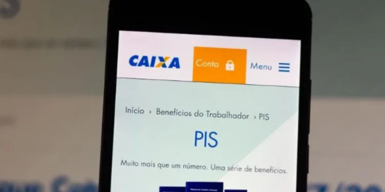 Tela de smartphone exibindo a página do Caixa para consulta de benefícios do trabalhador, destacando o PIS.