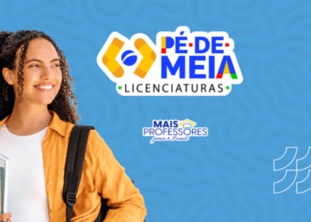 Imagem representativa do programa Pé-de-Meia Licenciatura, destacando estudante sorridente com livros, com logo e informações sobre o projeto.