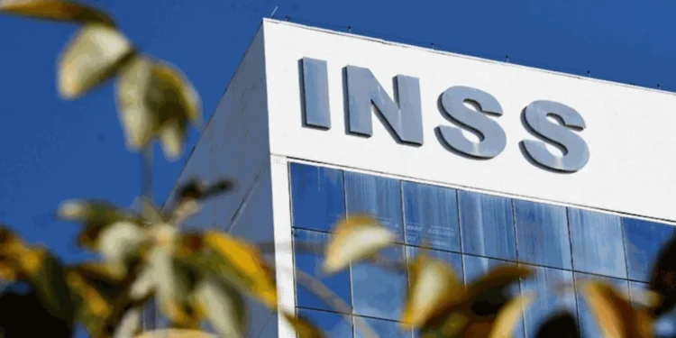 Fachada do prédio do INSS, o órgão cancelou 8 empresas nessa nesta terça-feira.