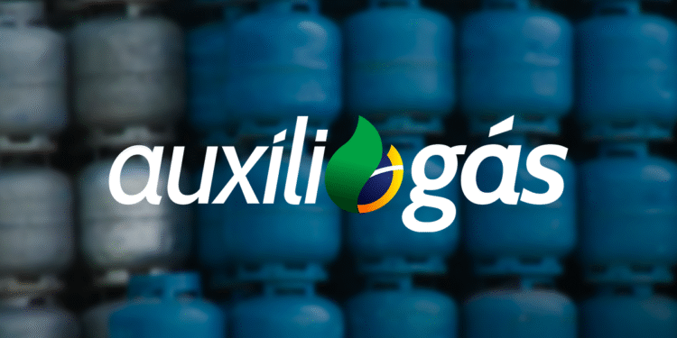 Logo do Auxílio Gás sobreposto a uma imagem de diversos botijões de gás azul e branco, empilhados em um galpão.