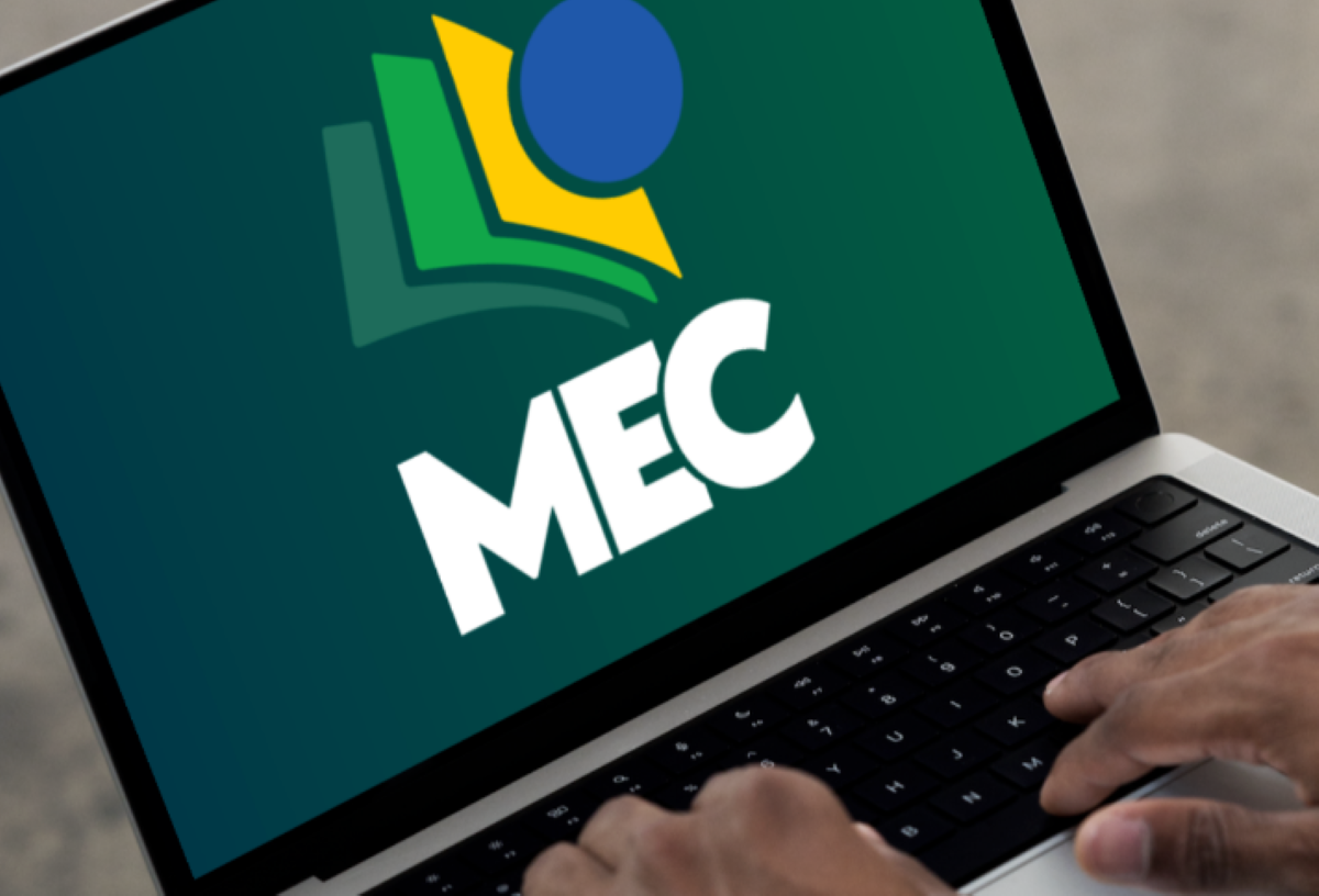 Pé-de-Meia: passo a passo para acessar suas informações no portal do MEC 2 Tela de notebook exibindo o logotipo do MEC, Ministério da Educação.
