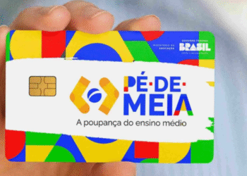Cartão do programa Pé-de-Meia do Governo Federal, com logotipo e cores vibrantes.