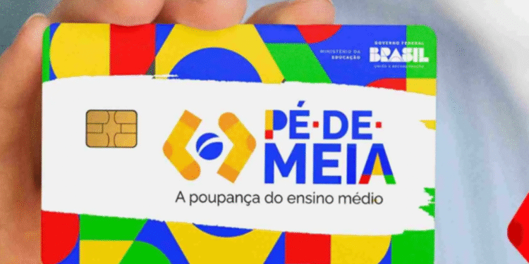 Pé-de-Meia: passo a passo para acessar suas informações no portal do MEC 1 Cartão do programa Pé-de-Meia do Governo Federal, com logotipo e cores vibrantes.