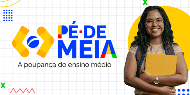 R$ 200 ou R$ 1.000? Pé-de-Meia de novembro já está sendo depositado 1 Banner do programa Pé-de-Meia com logotipo colorido, ícone de meia, estudante sorrindo segurando um livro amarelo e texto "A poupança do ensino médio".