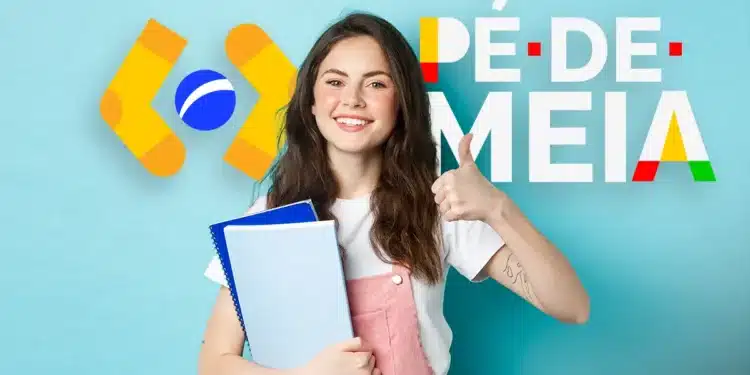 Jovem sorrindo, com cadernos, faz joinha ao lado do logo Pé-de-Meia, fundo azul claro